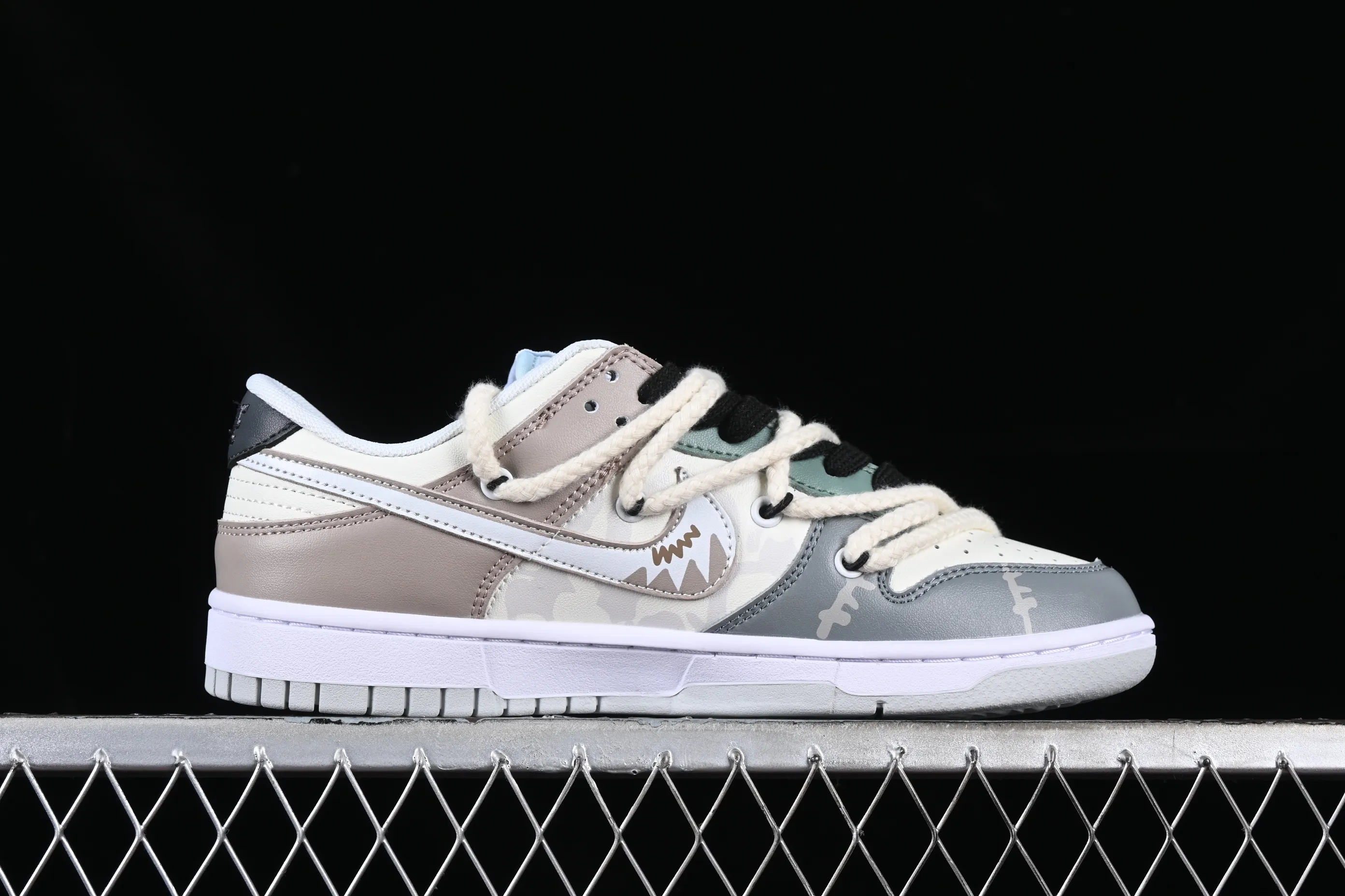 All Categories Nk SB Dunk Series Nk SB Dunk Low Low-top sneakers Customized large box Nk Dunk Low Panda Prank-Jungle Crossing Forest Fruit SB strap low-top casual sneakers DV0831-101